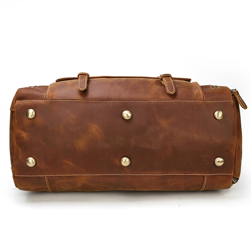 Beautiful vintage men's travel bag in high-quality leather.