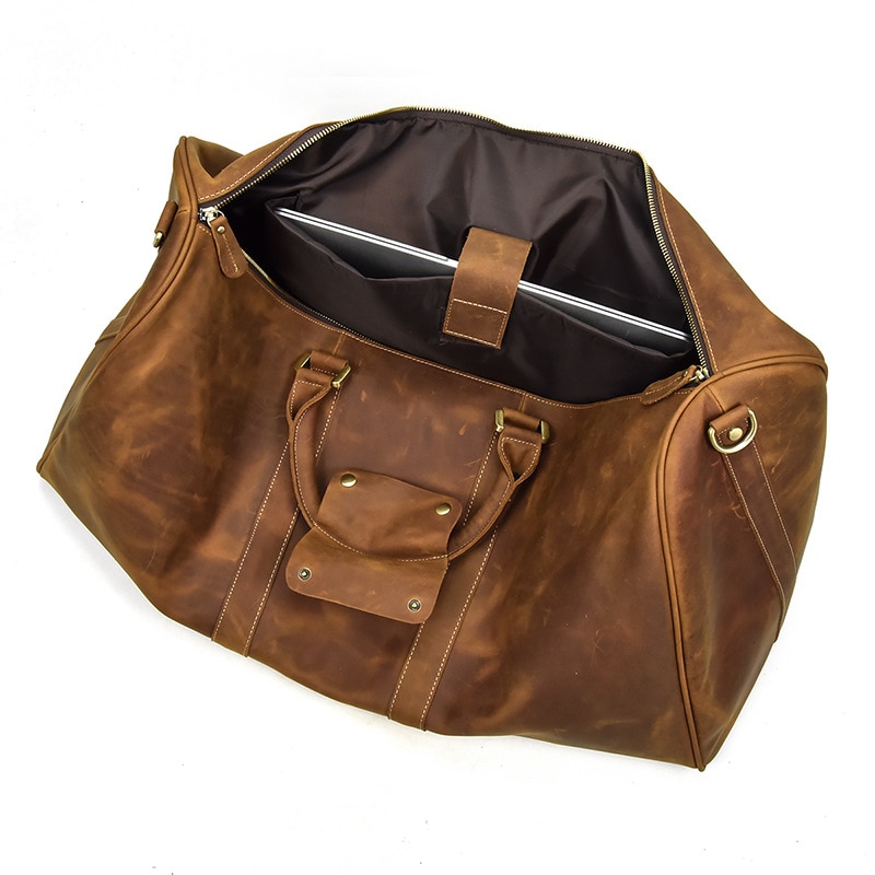 Large luggage in leather for gentleman